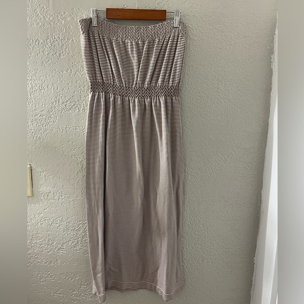 Expressions Women’s Beige and White Striped Strapless Maternity Maxi Dress S/M